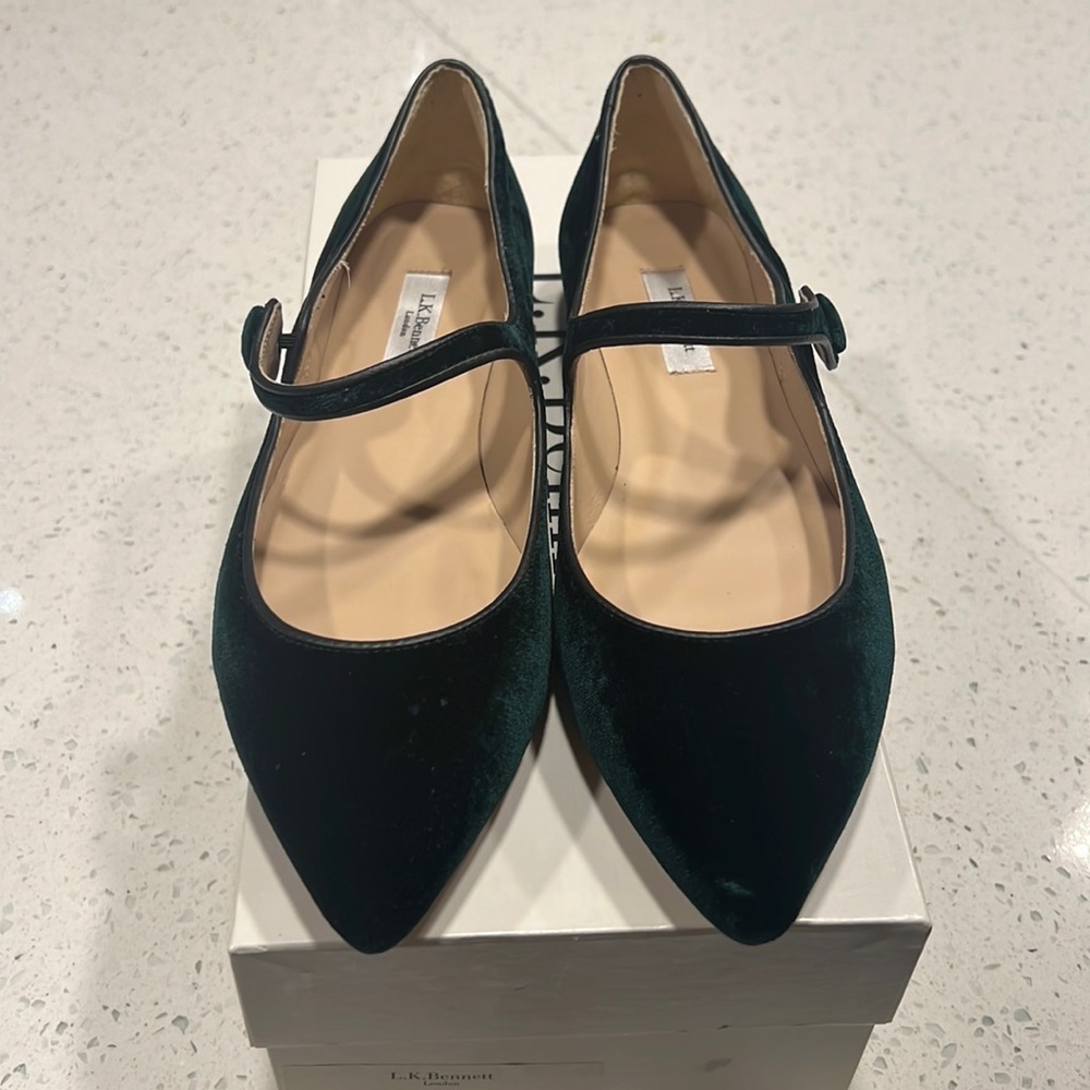 Brand new, never worn LK BENNET FLATS